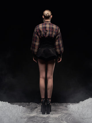 “Micro-Cheating“ Suede Shorts
